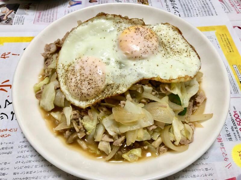 19.1104夕食-野菜炒め目玉焼きのせ